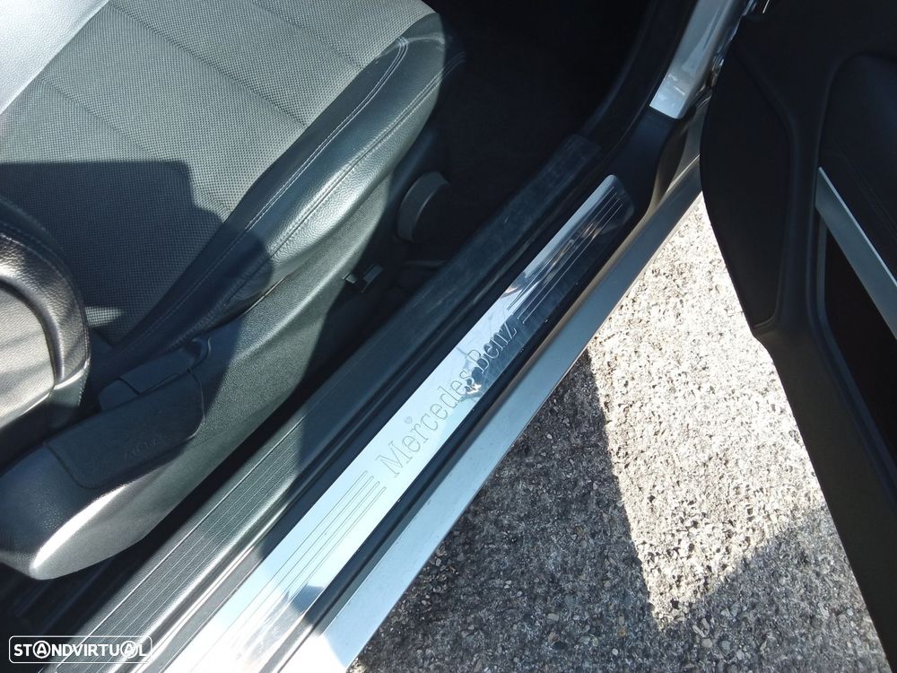 Mercedes-Benz E 220 CDI BlueEfficiency - 28