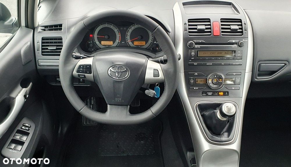 Toyota Auris - 10