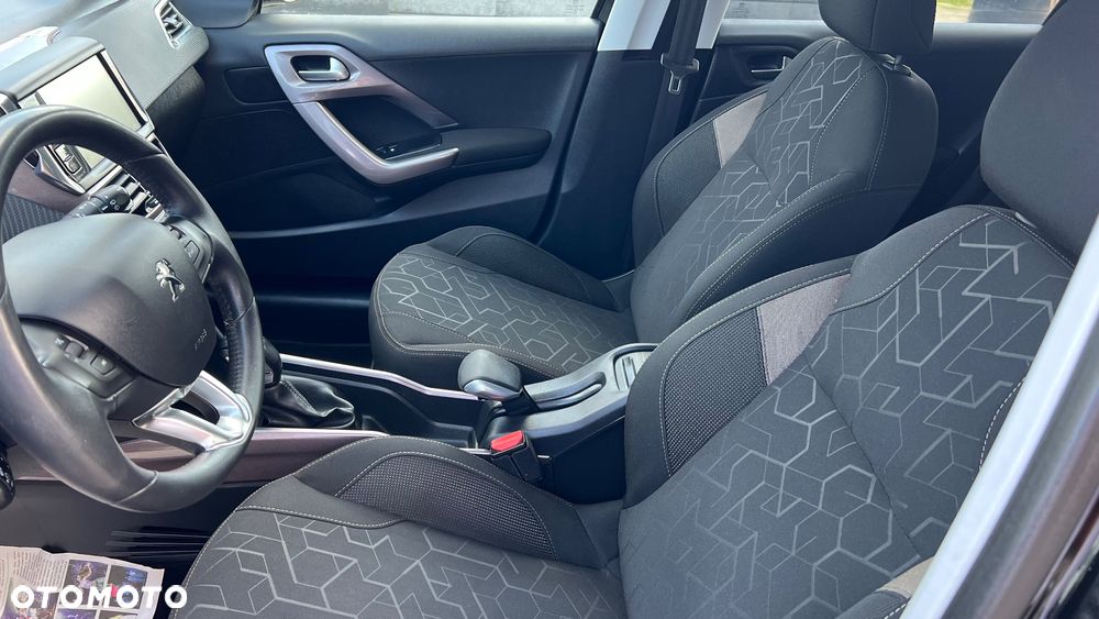 Peugeot 2008 1.2 Pure Tech Style - 13