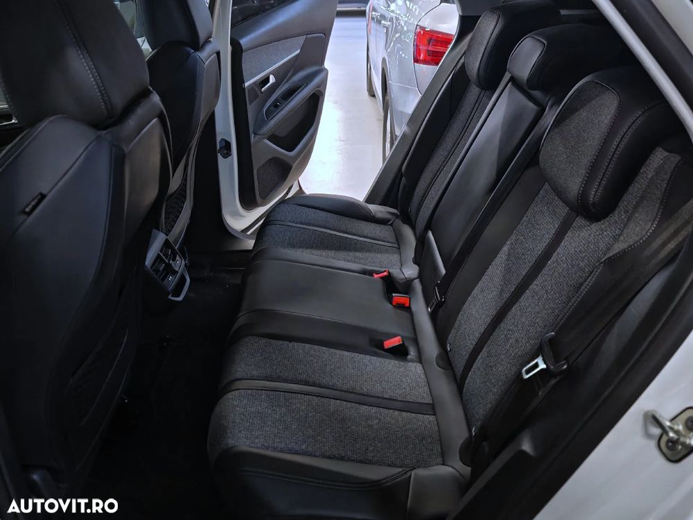 Peugeot 3008 PureTech 130 Stop & Start GPF EAT8 Allure Business-Paket - 17