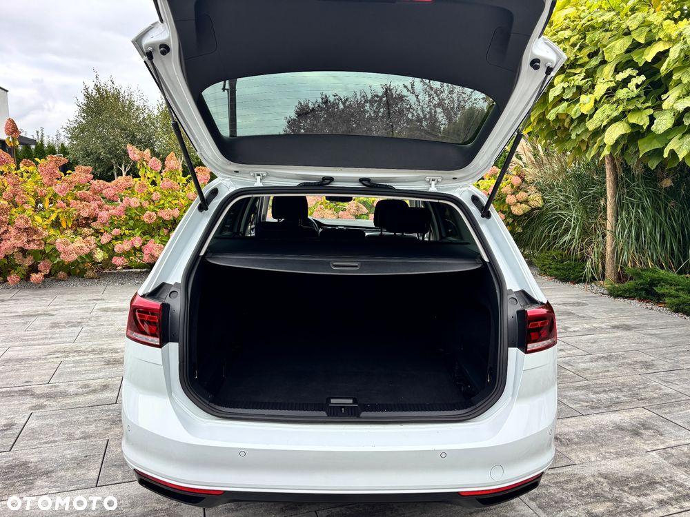 Volkswagen Passat - 18