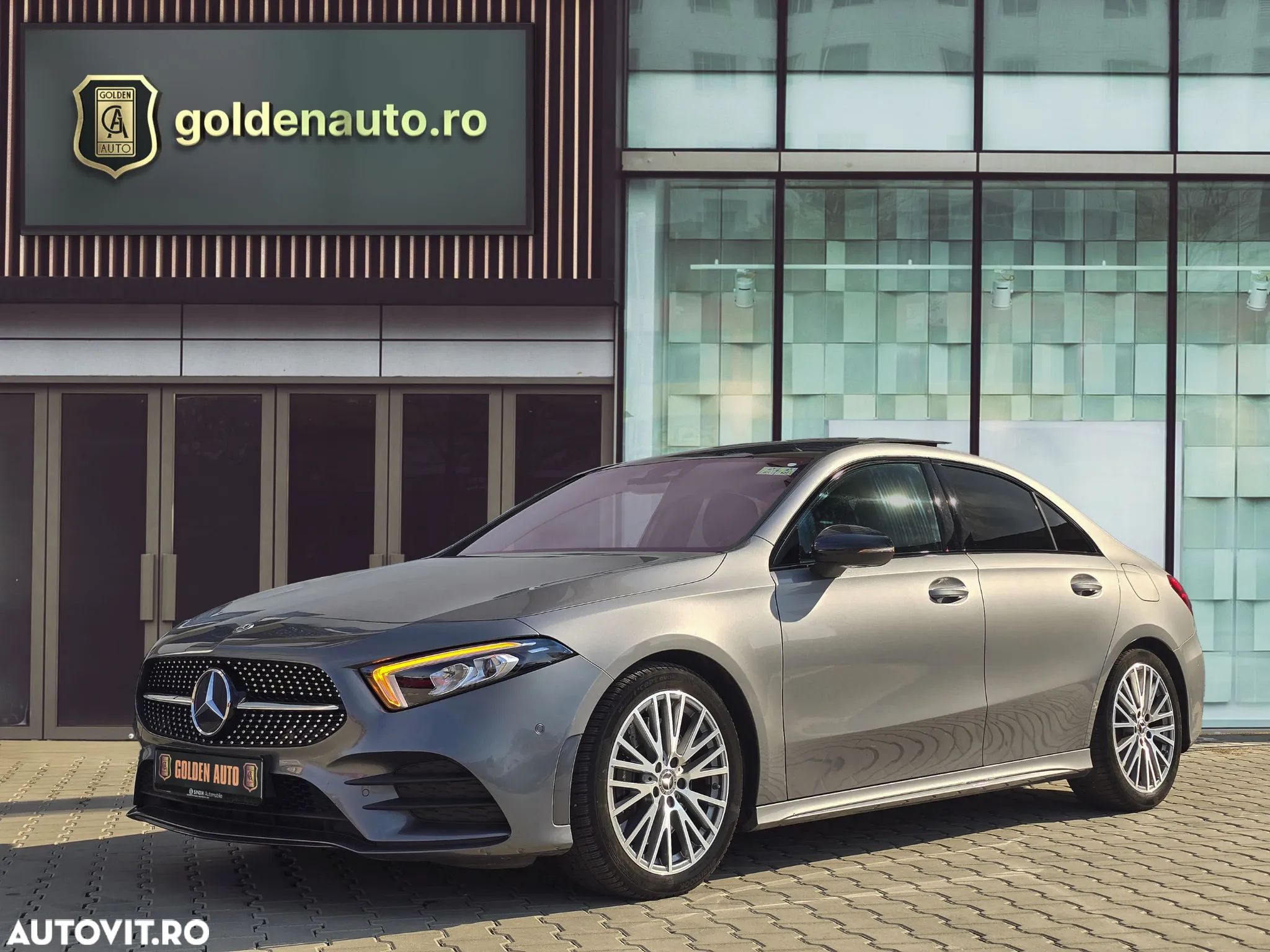 Mercedes-Benz A 250 4Matic 7G-DCT AMG Line - 1
