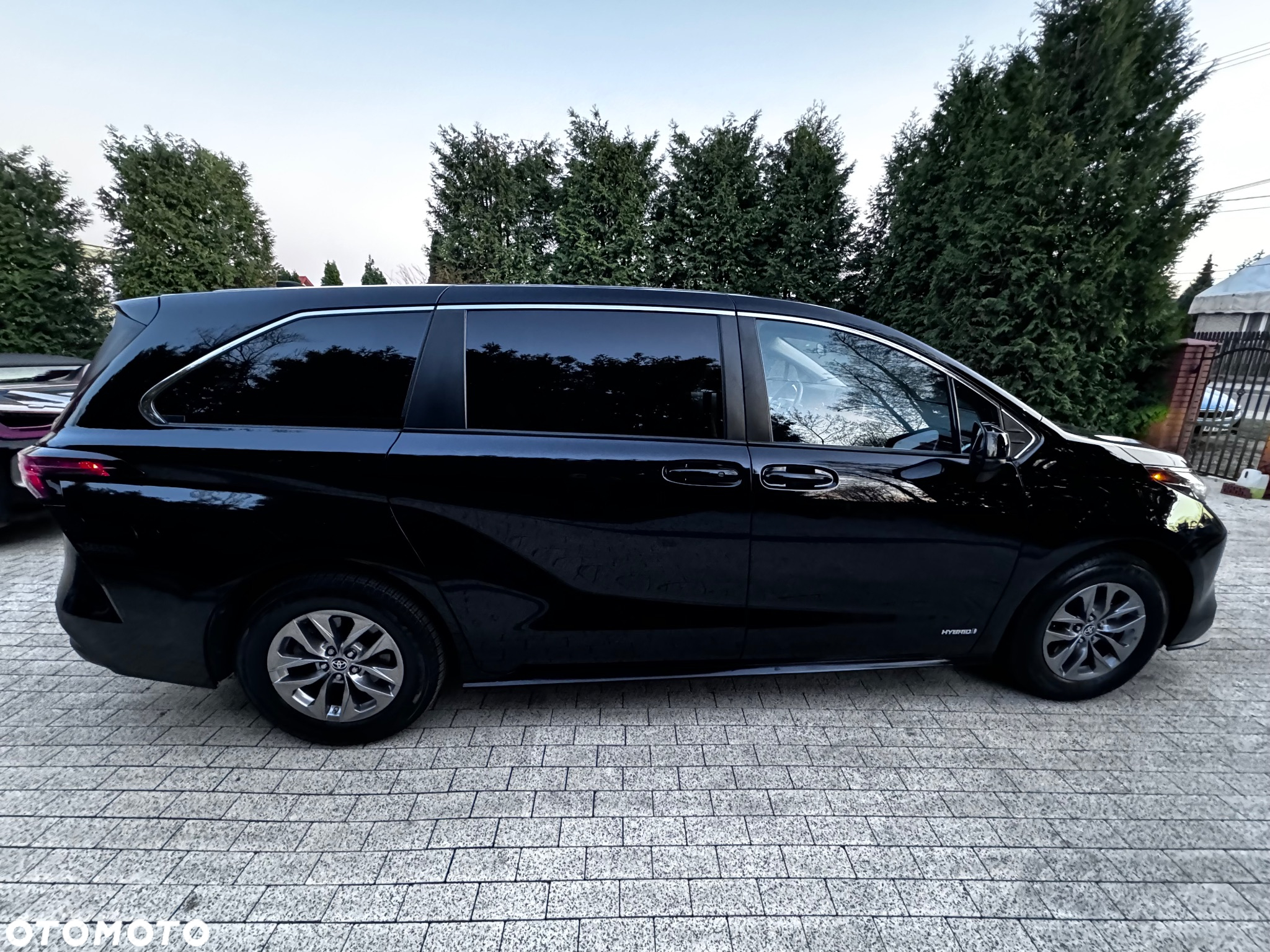 Toyota Sienna - 12
