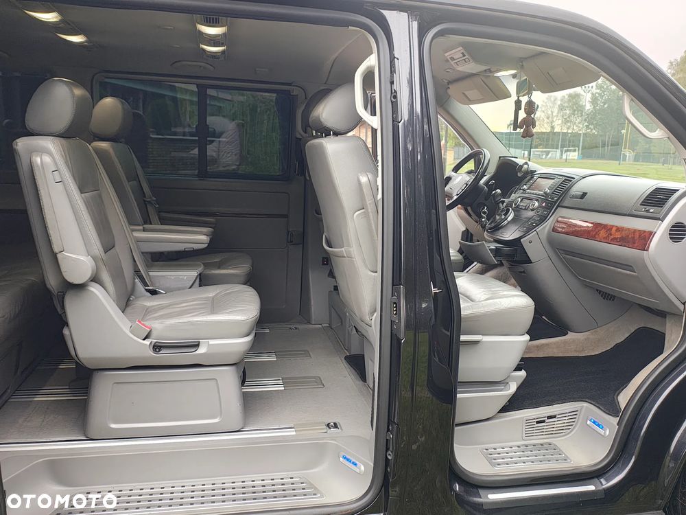 Volkswagen Multivan - 13