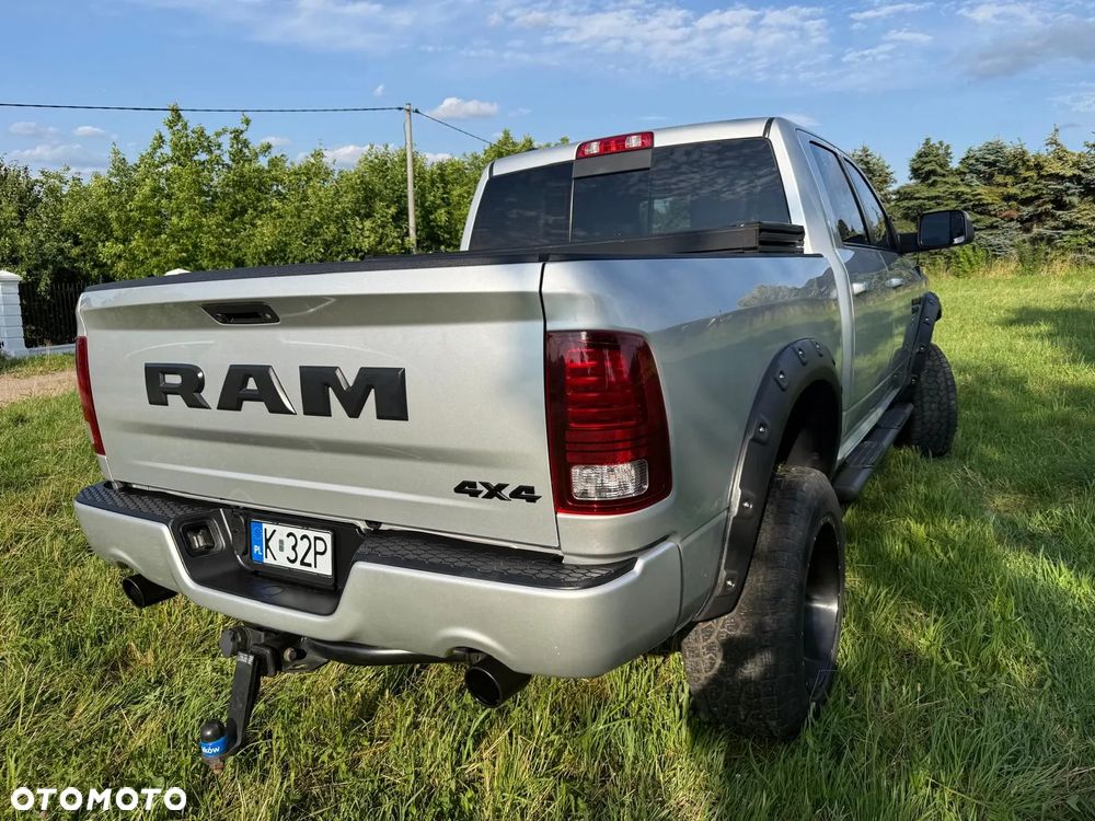 RAM 1500 Crew Cab Sport - 8