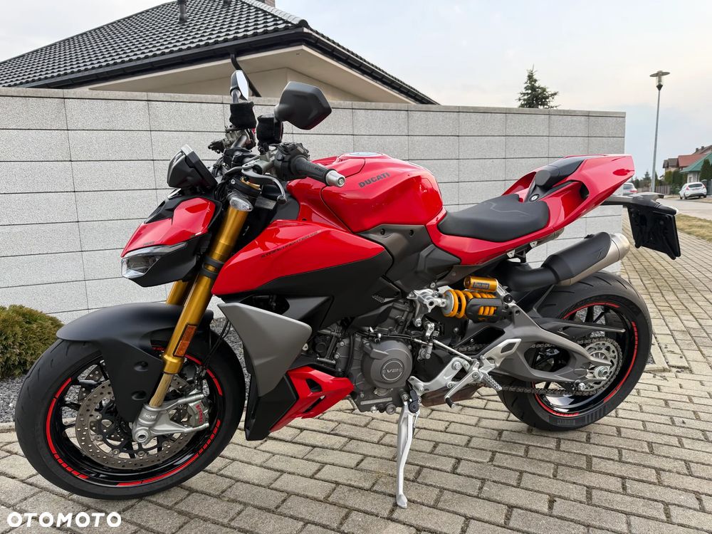 Ducati Streetfighter V2 - 1