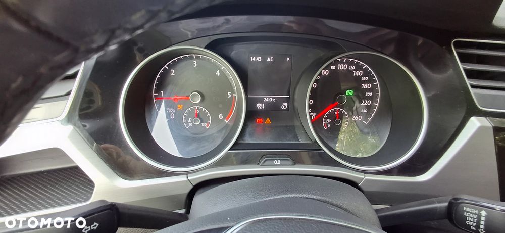 Volkswagen Touran 2.0 TDI SCR DSG Join - 20