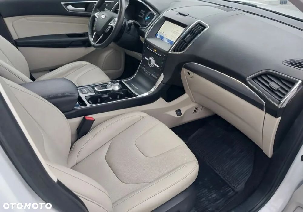 Ford Edge - 25