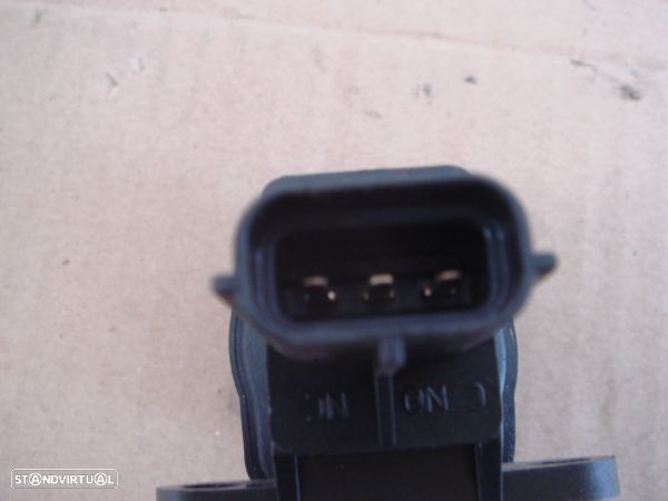 Interruptor Emergência Bomba Combustivel Alfa Romeo Gt (937_) - 2