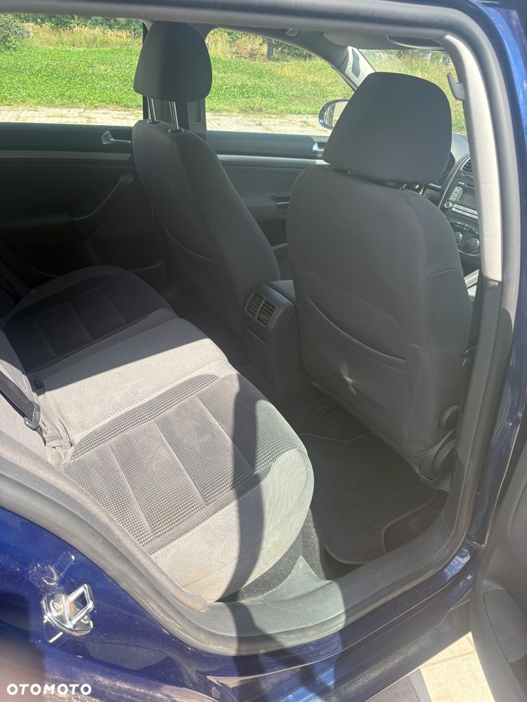 Volkswagen Golf - 10