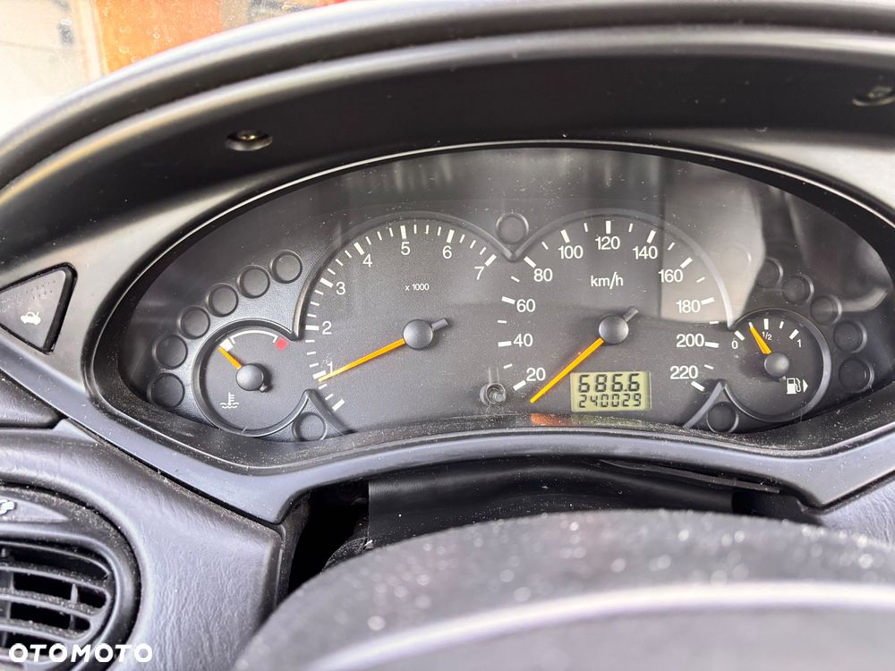 Ford Focus 1.6 Comfort - 16