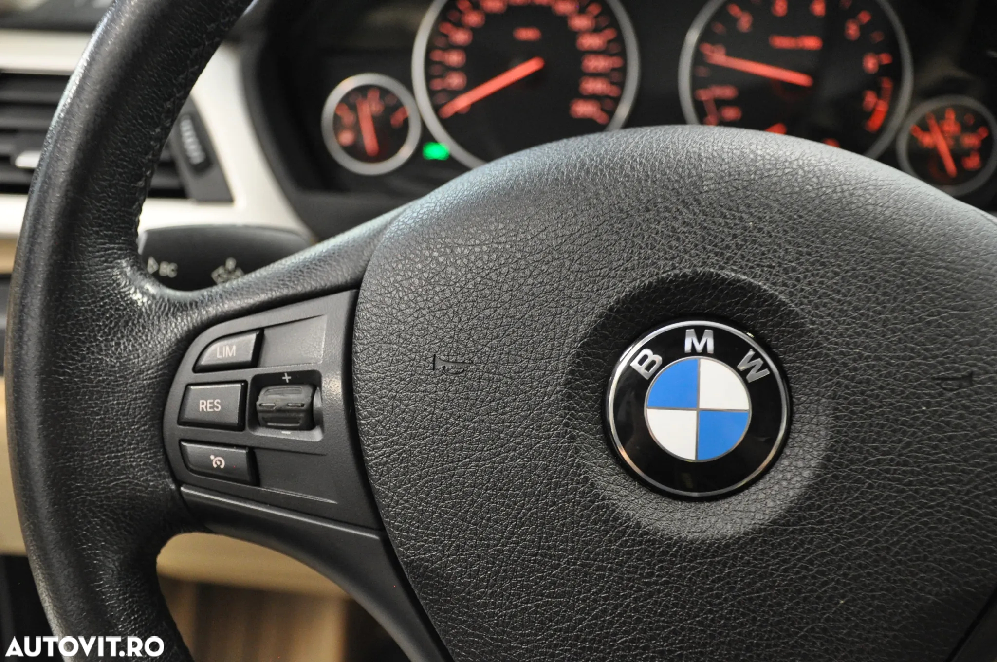 BMW Seria 3 328i xDrive Aut. Luxury Line - 18