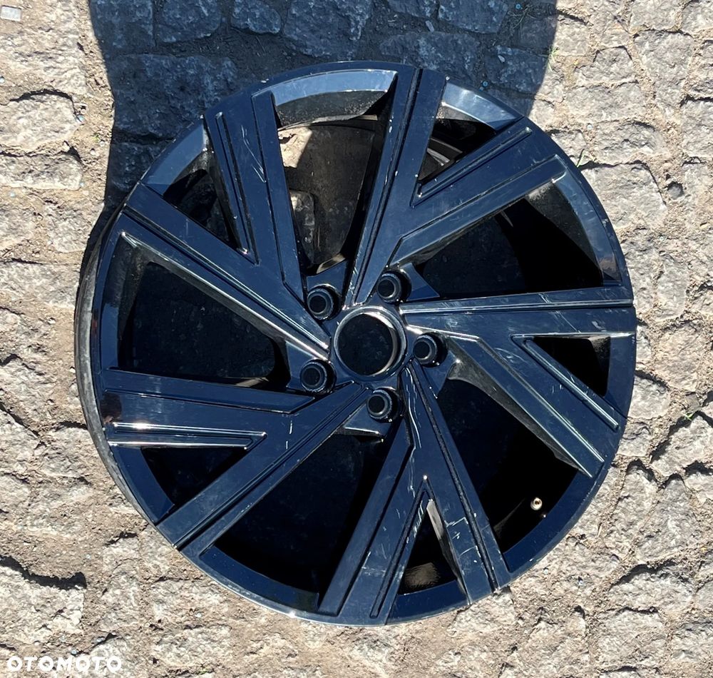 Felgi VW 18 GOLF VIII 7,5J ET51 5x112 1szt. OE - 2