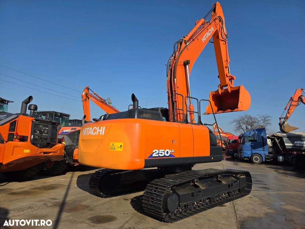 Hitachi ZX250LC-6, 2020, 4.294h, 28t, cupa NOUA 1,55mc, lant 95% bun doar 136h mars, Consum mediu 11l/h, 3 pompe hidr HITACHI, produs in JAPOANIA, inst picon pe brate, camera spate si laterale, Ad sapare 7,5m, posibil leasing, CA NOU-PROMOTIE 106.900 Eur - 13