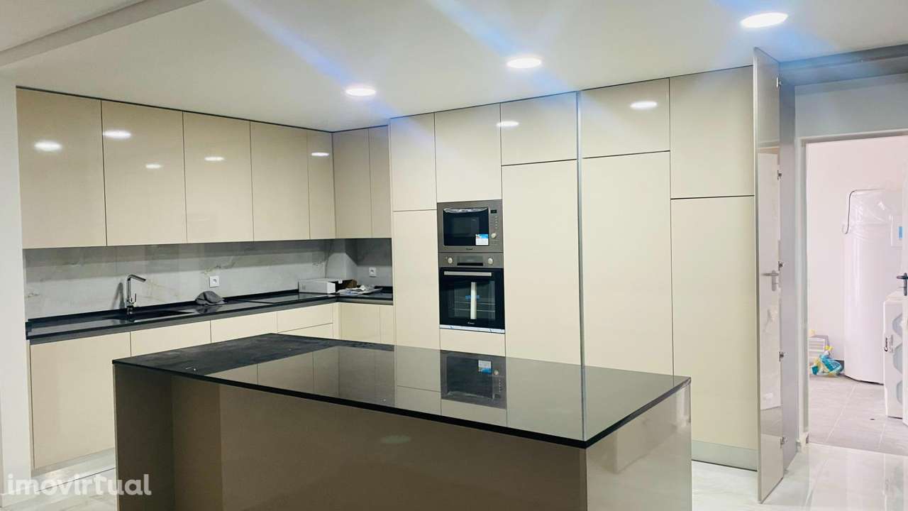 MORADIA T4 LOTE 500m2 - Grande imagem: 3/30