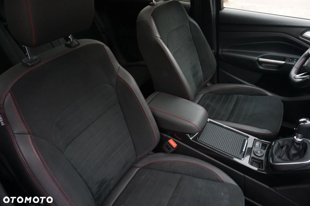 Ford Kuga 1.5 EcoBoost FWD ST-Line X - 15