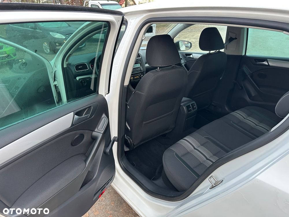 Volkswagen Golf 1.6 TDI DPF BlueMotion Technology MATCH - 22