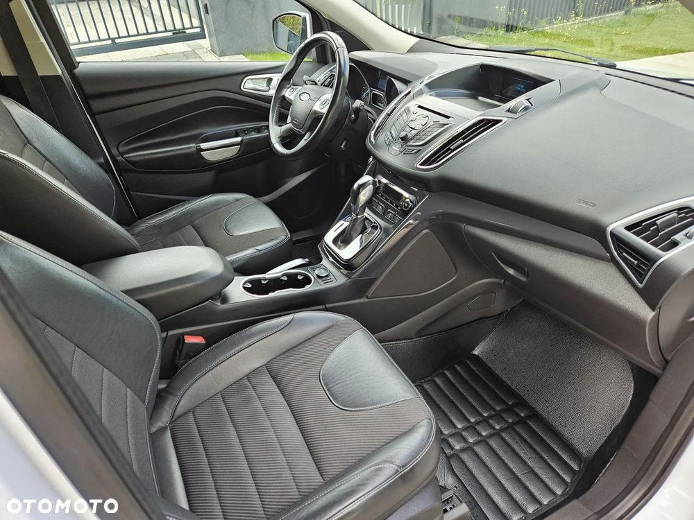 Ford Kuga 2.0 TDCi 4WD Titanium - 24