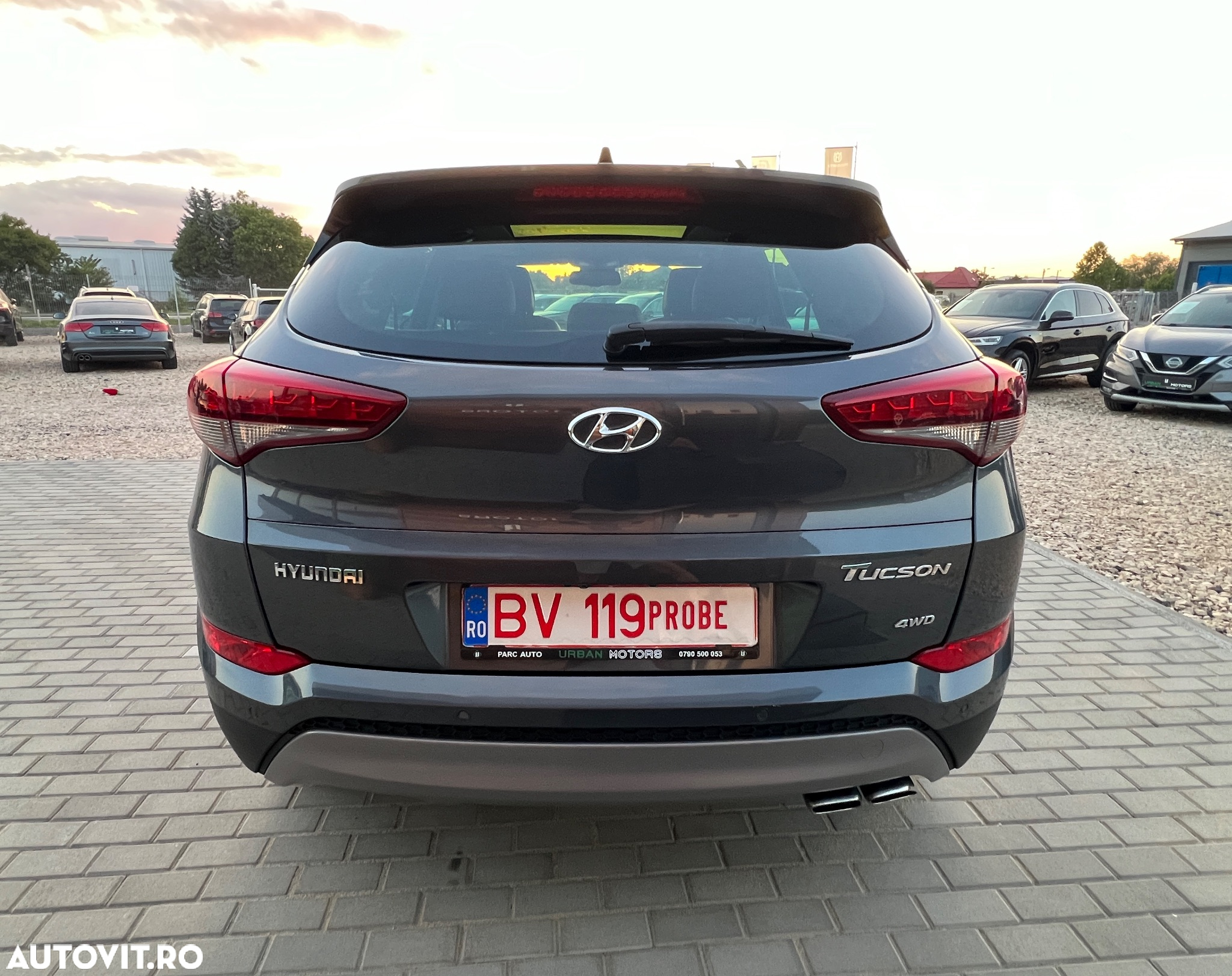 Hyundai Tucson 2.0 CRDI 4WD Automatik Premium - 14
