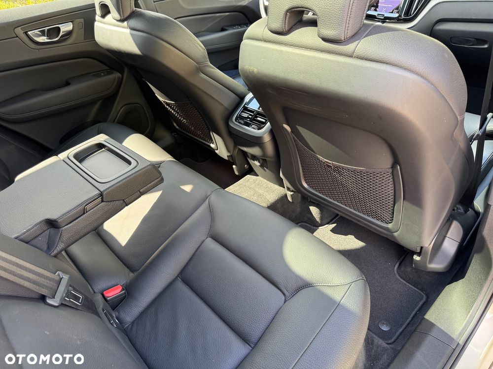 Volvo XC 60 B4 D Inscription - 9