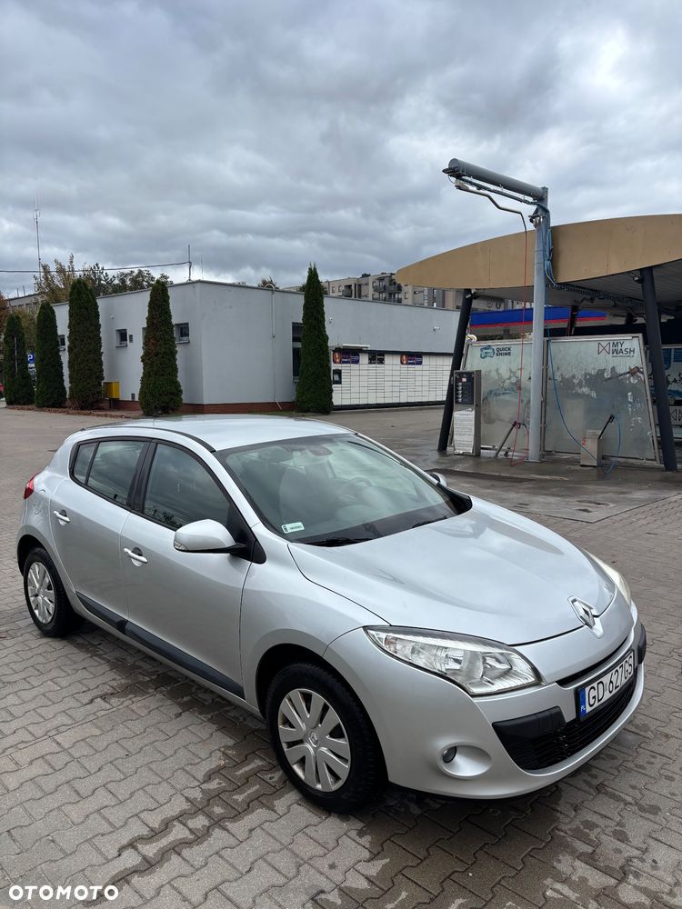 Renault Megane 2012 photo 2