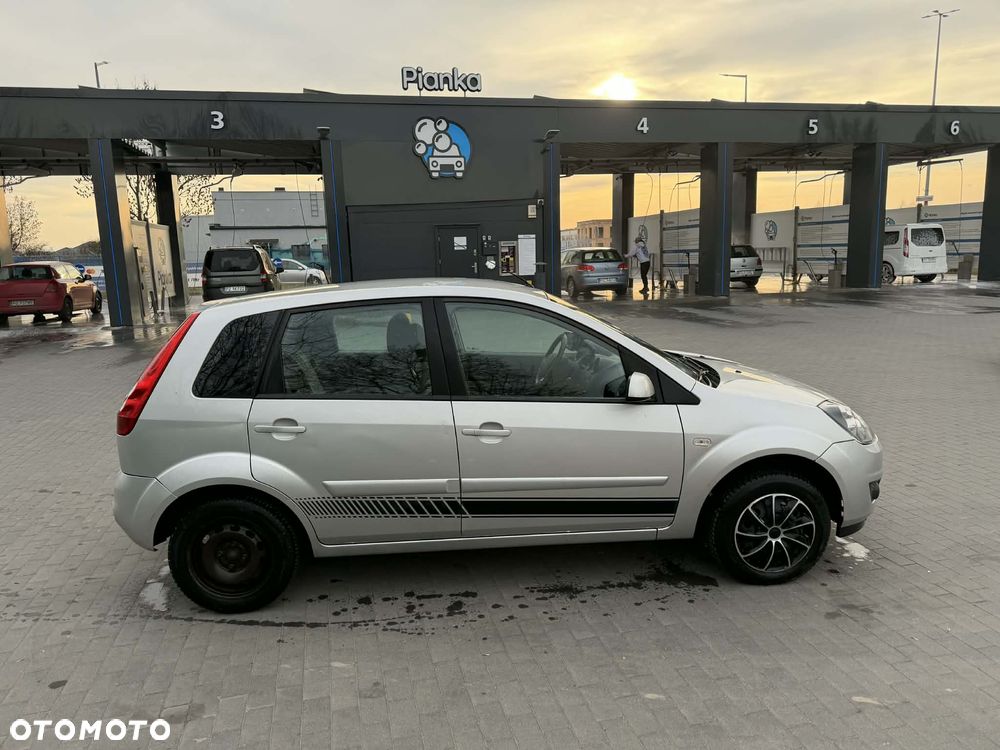 Ford Fiesta 1.4 Ambiente - 5