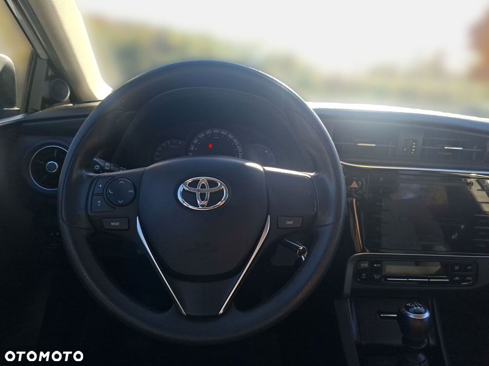 Toyota Auris - 16