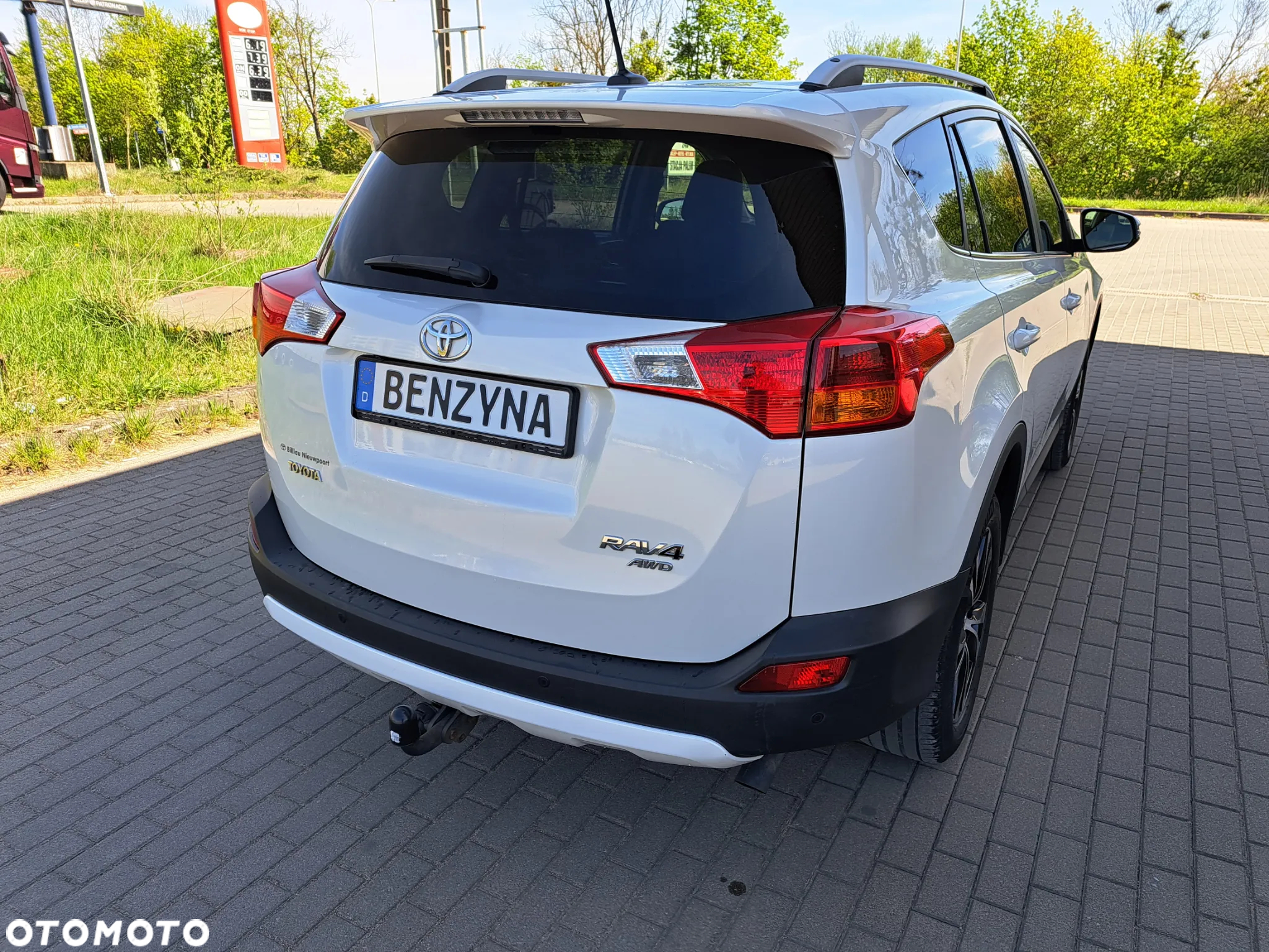 Toyota RAV4 - 10