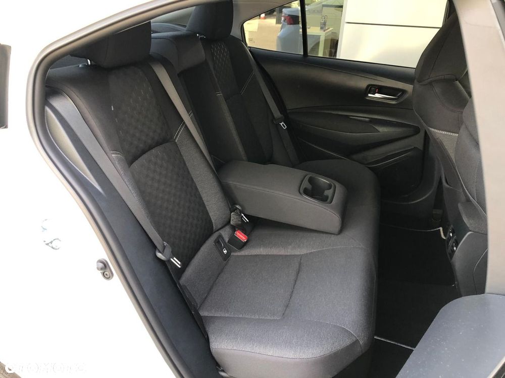 Toyota Corolla 1.8 Hybrid Style - 25