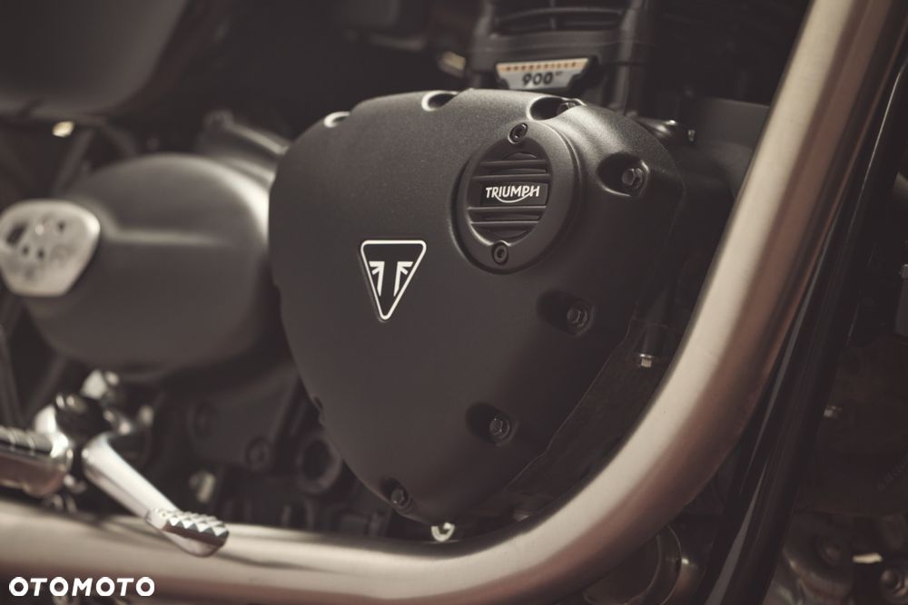 Triumph Bonneville - 4