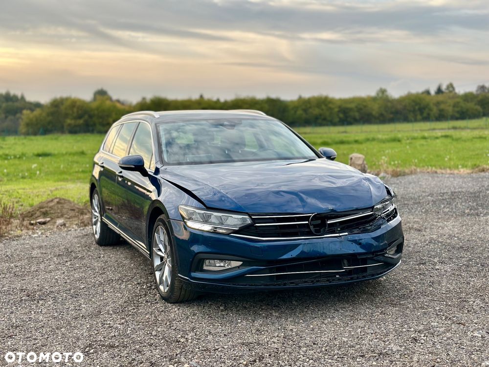 Volkswagen Passat ver-variant-1-6-tdi-scr-dsg-comfortline - 3