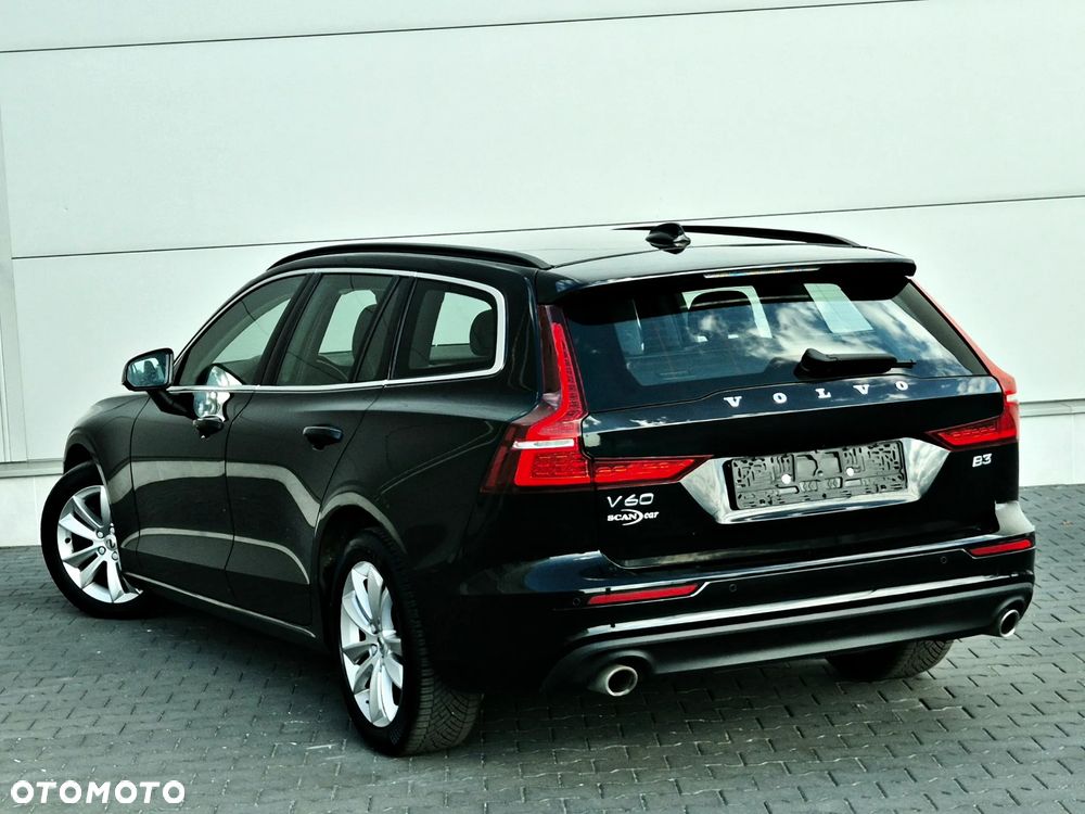 Volvo V60 B3 B DKG Momentum Pro - 4