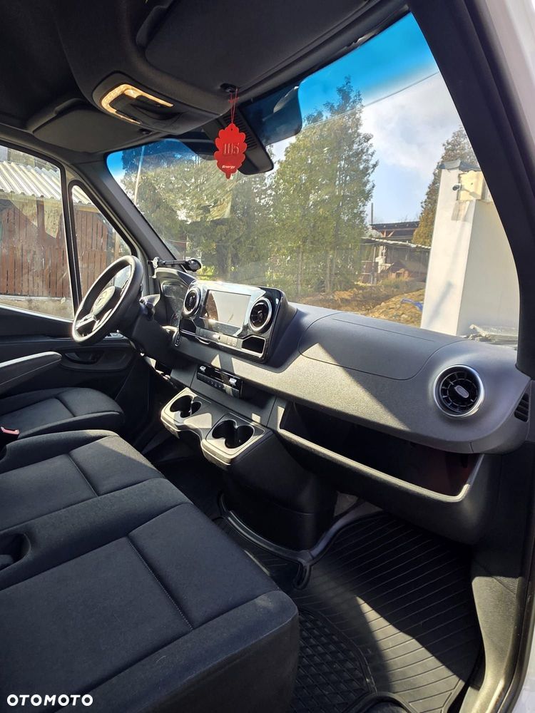 Mercedes-Benz Sprinter - 6