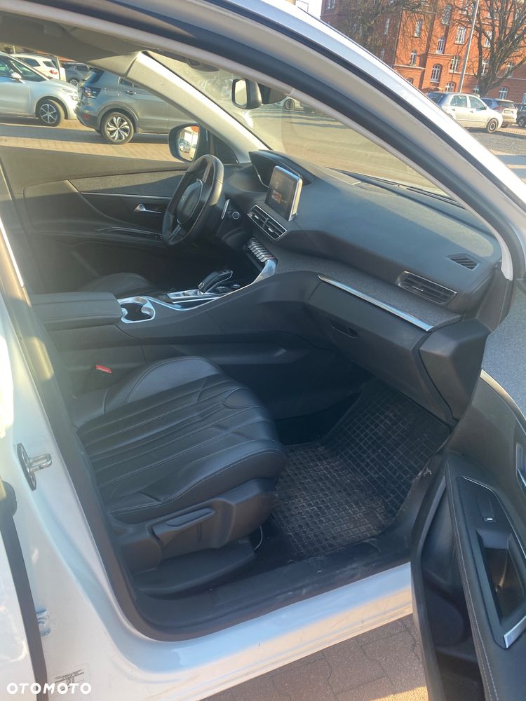 Peugeot 5008 PureTech 130 EAT6 Allure - 6