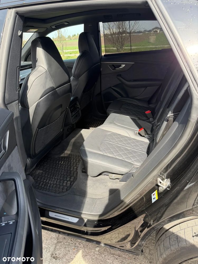 Audi Q8 - 8