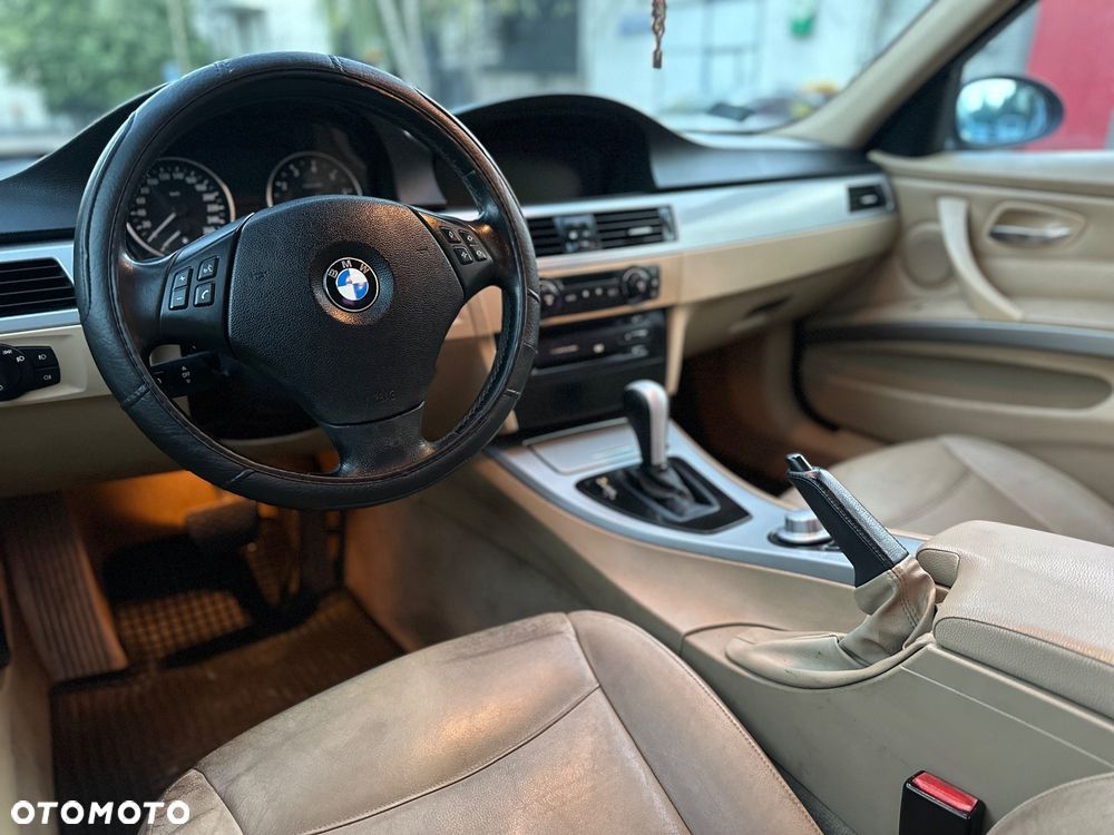 BMW Seria 3 325i - 9
