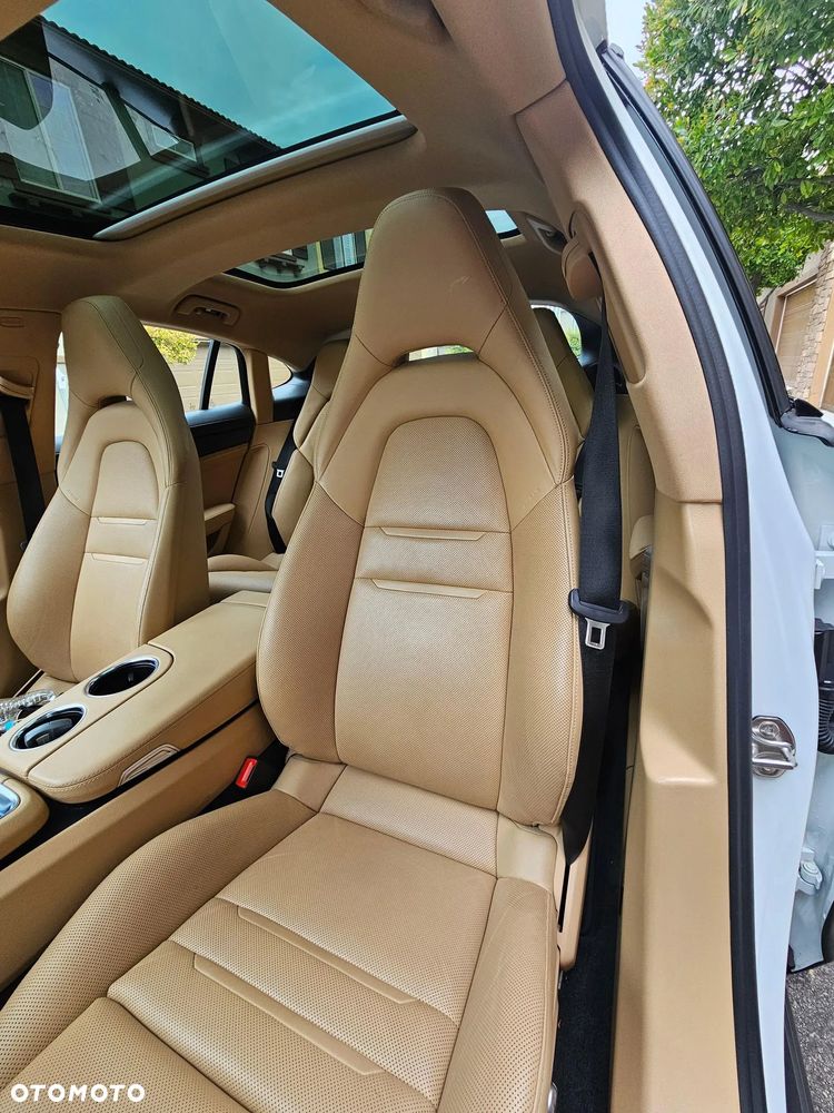 Porsche Panamera 4S - 8