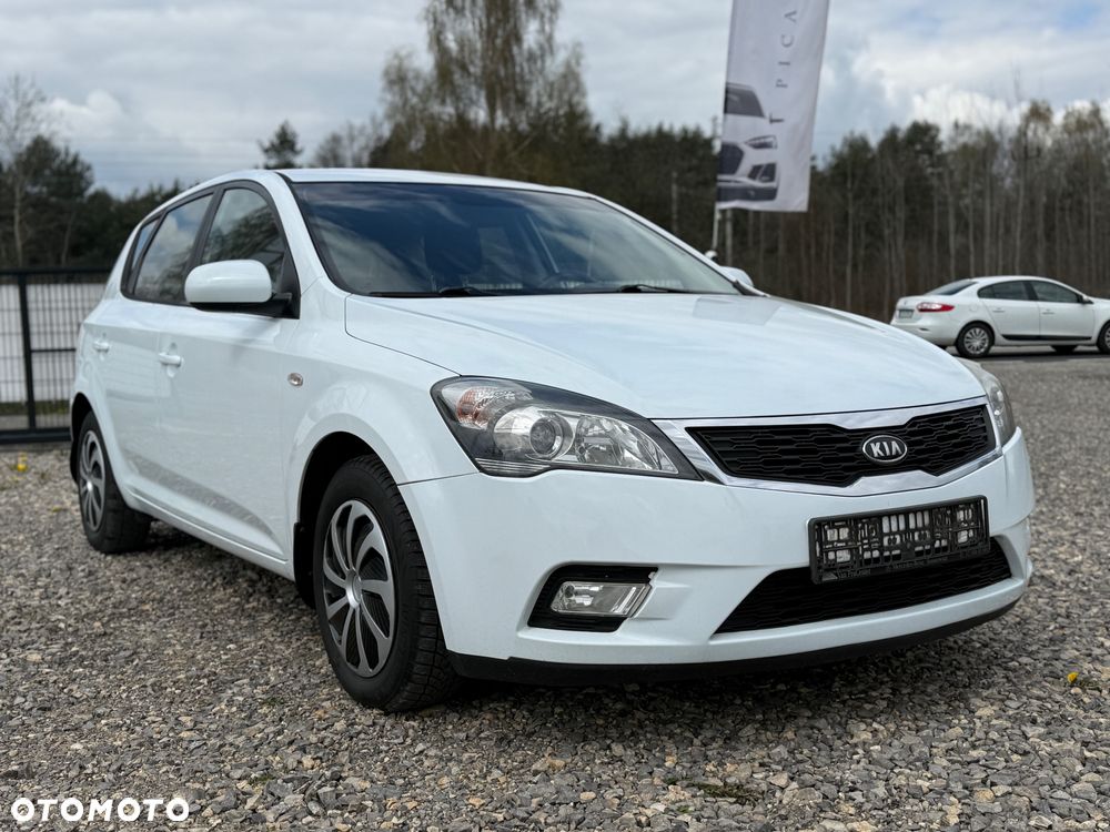 Kia Ceed - 1
