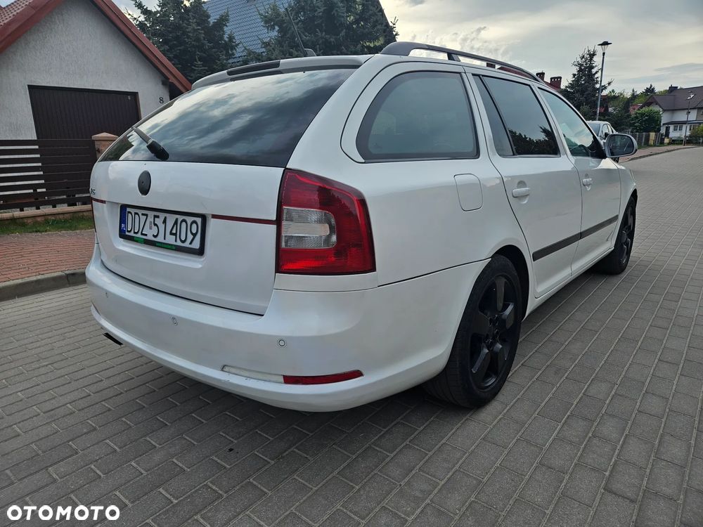 Skoda Octavia 2.0 TDI RS DSG - 5