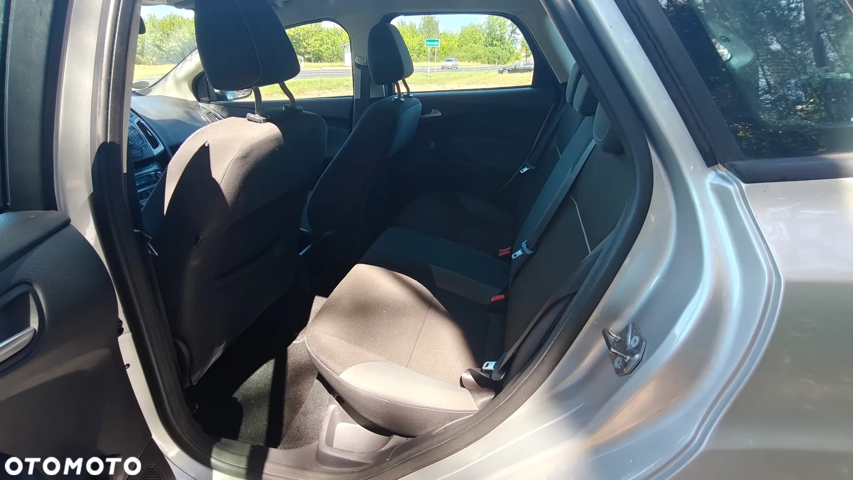 Ford Focus 1.6 Ambiente - 12