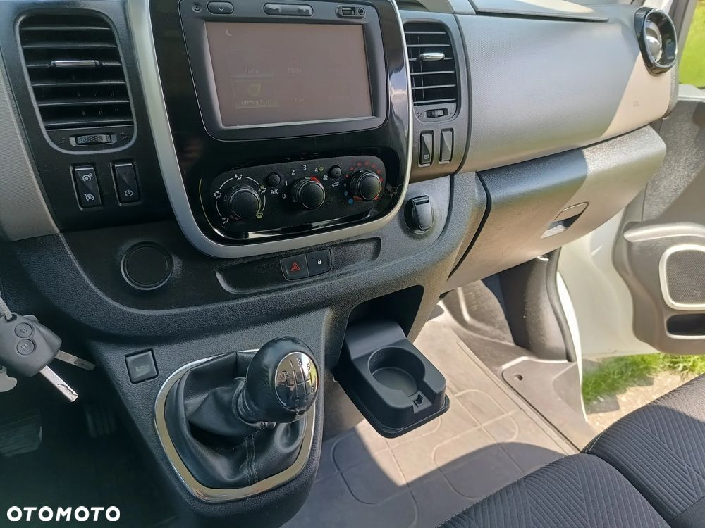 Renault Trafic L2H1 1.6 diesel 125kM 2018rok WEBASTO, CZUJNIKI PARKOWANIA, HAK, BAGAŻNIK DACHOWY, STAN BARDZO DOBRY! - 35