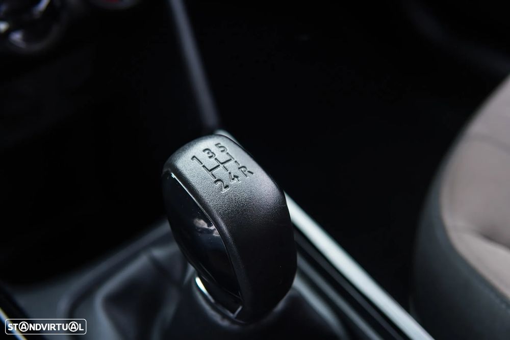 Peugeot 2008 1.2 PureTech Style - 40