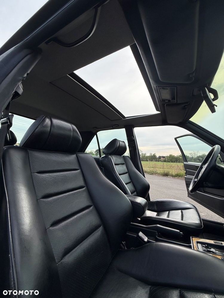Mercedes-Benz W201 (190) - 21