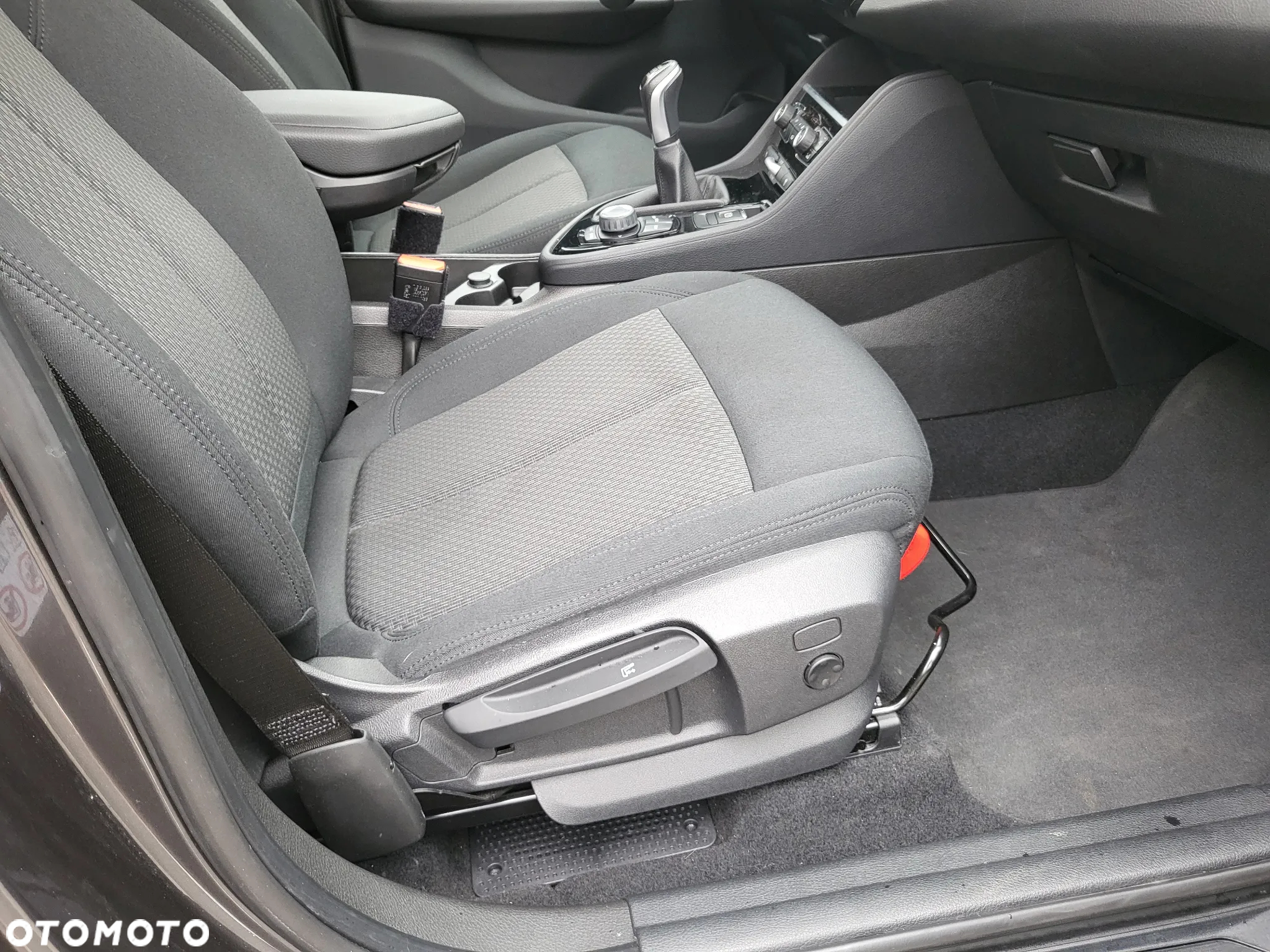 BMW Seria 2 218d Business Edition - 8