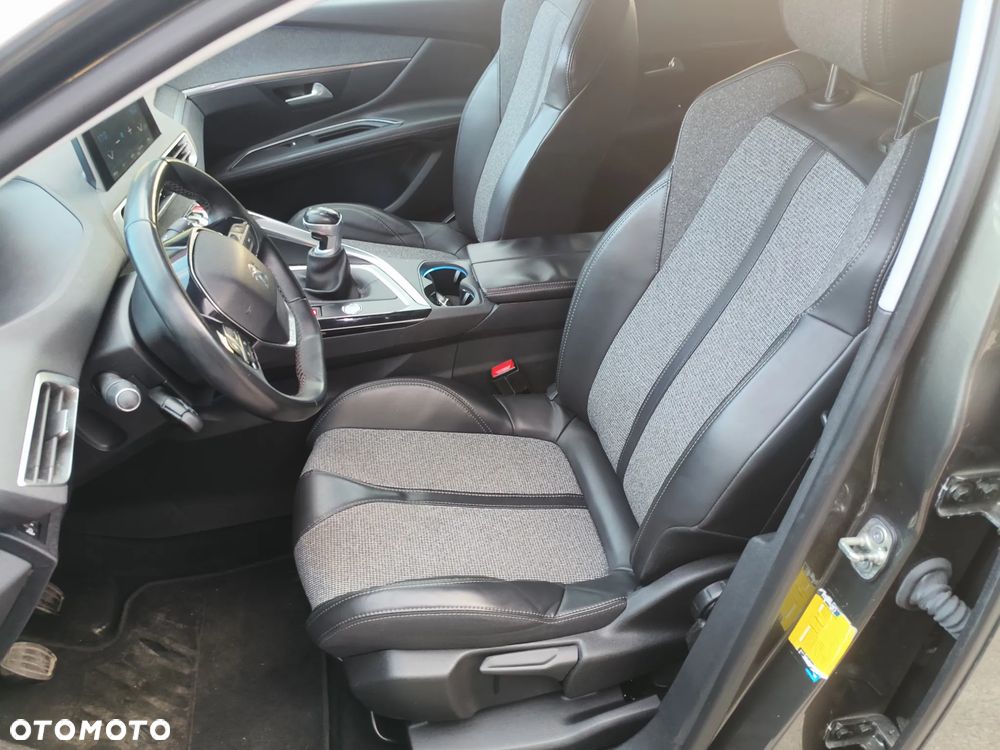 Peugeot 3008 1.2 PureTech Allure S&S - 6