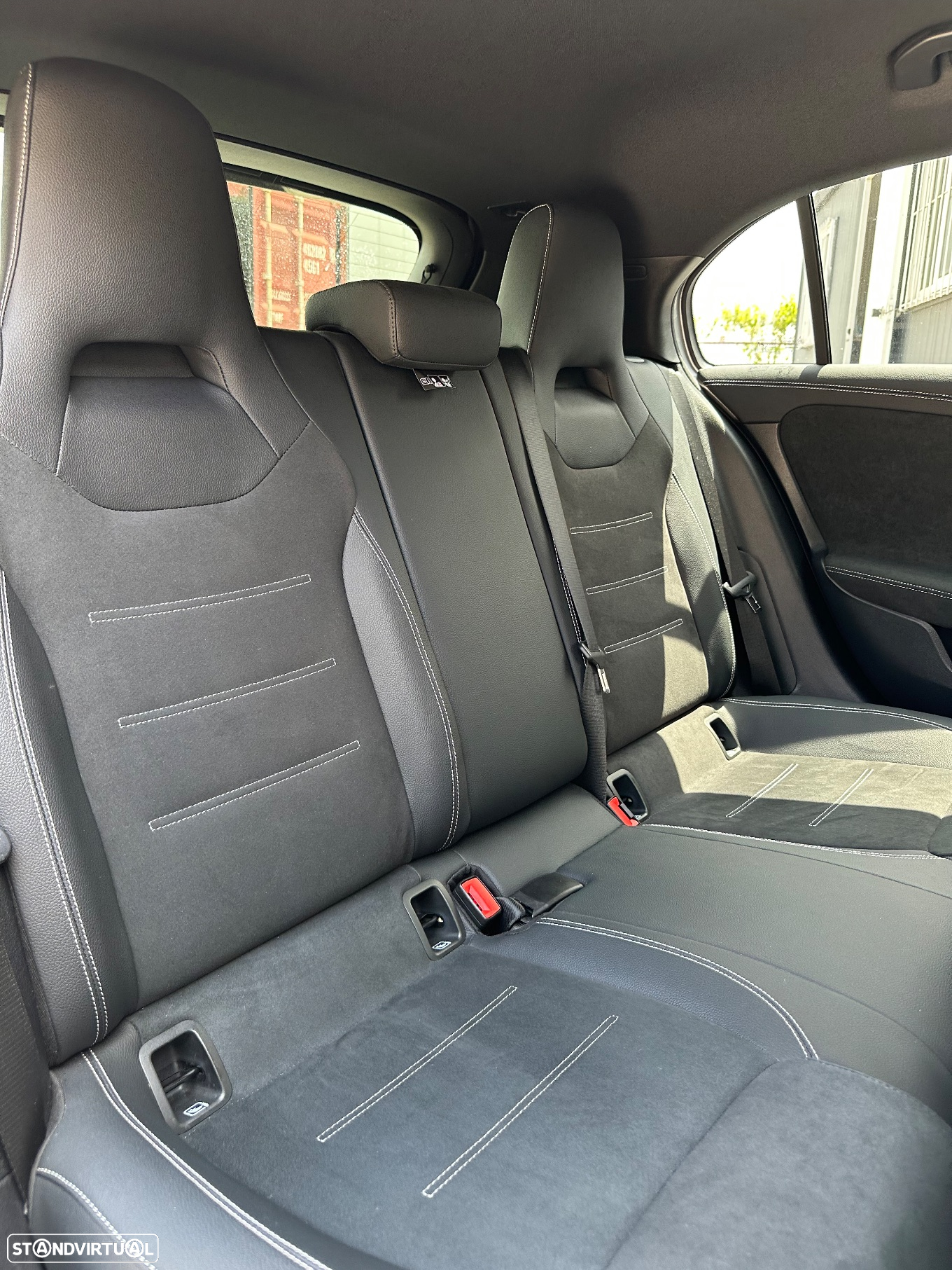 Mercedes-Benz A 250 e AMG Line - 31
