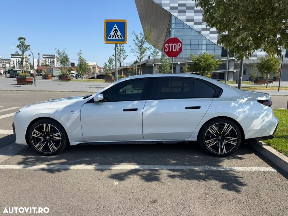 BMW Seria 7 740d xDrive MHEV - 4