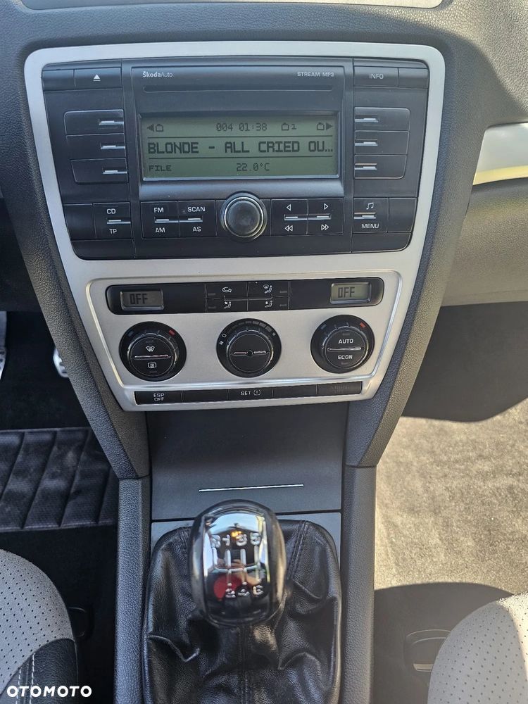 Skoda Octavia 2.0 TDI DPF RS - 15