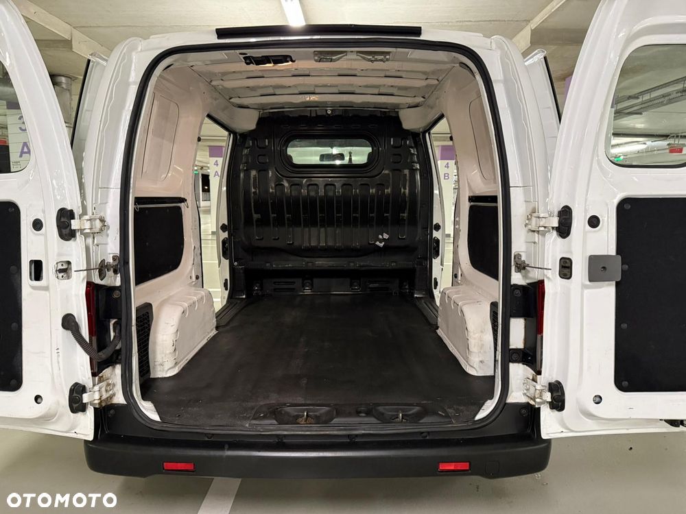 Nissan NV200 - 11