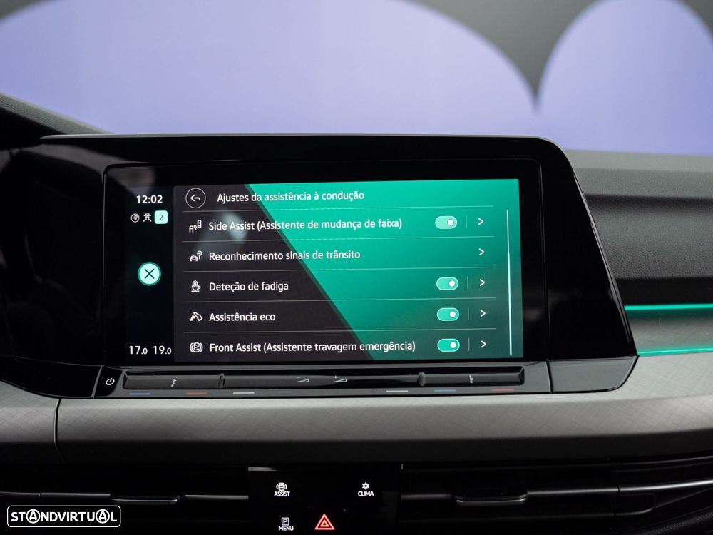 VW Golf 2.0 TDI Life DSG - 31